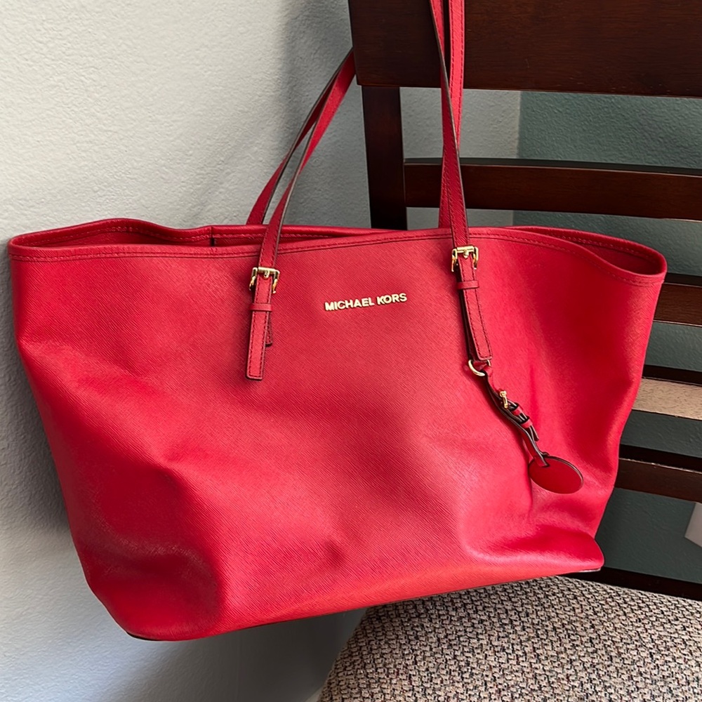 Jet set tote bag